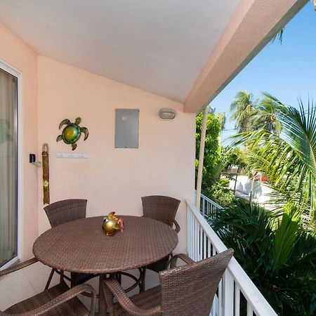 Beach Living At Island Pine Villas Blaw George Town Exterior photo