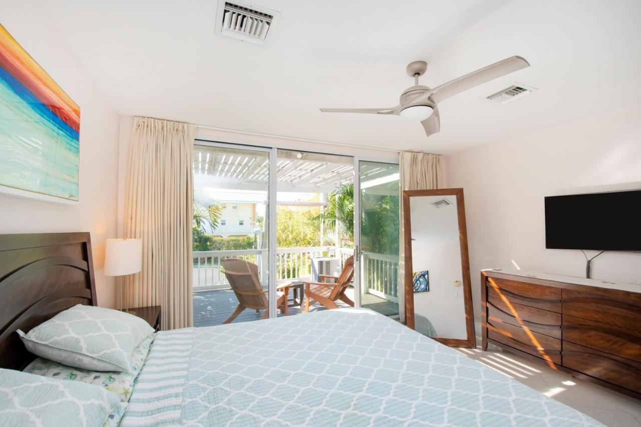 Beach Living At Island Pine Villas Blaw George Town Exterior photo