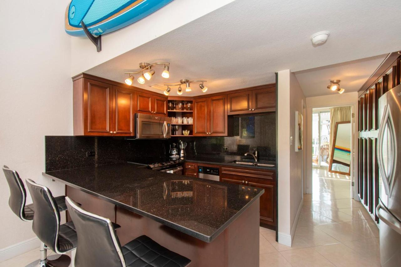 Beach Living At Island Pine Villas Blaw George Town Exterior photo