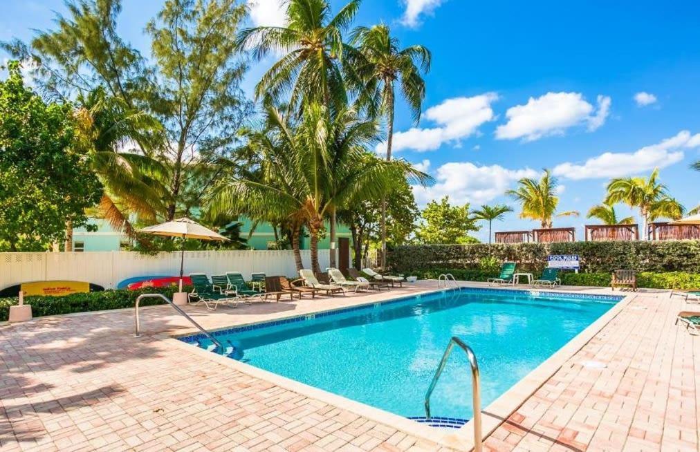 Beach Living At Island Pine Villas Blaw George Town Exterior photo