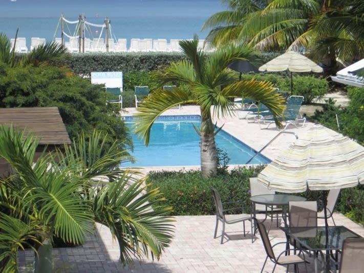 Beach Living At Island Pine Villas Blaw George Town Exterior photo